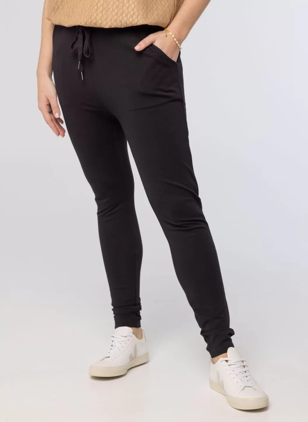 Broeken & Leggings-Norah E Jogger Zwart