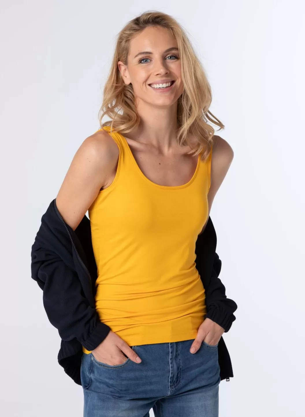 Shirts & Tops-Norah Gele Basic Top Geel