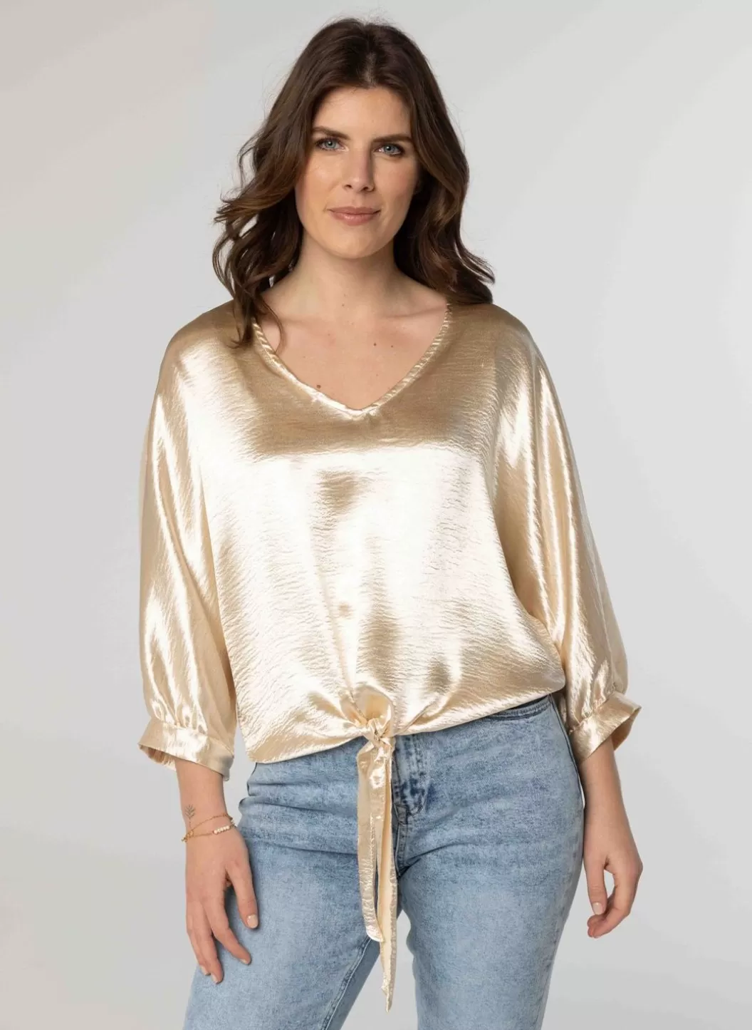 Blouses-Norah Glanzende Blouse In Champagnekleur Beige