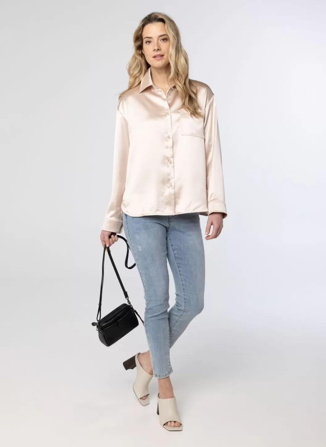 Blouses-Norah Glanzende Ecru Blouse Beige