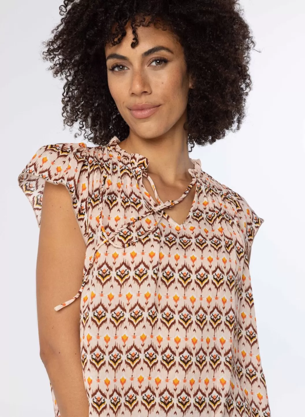 Blouses-Norah Meerkleurige Blouse Met Korte Mouwen Beige