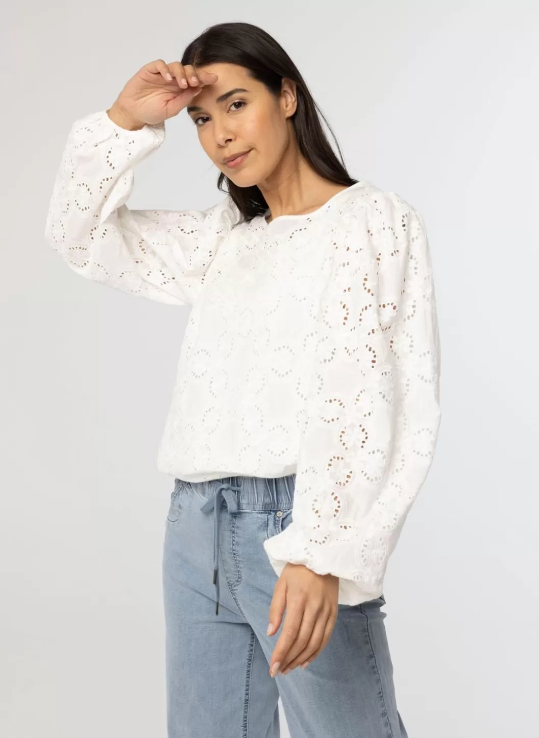 Blouses-Norah Off White Blouse Met Embroidery Wit