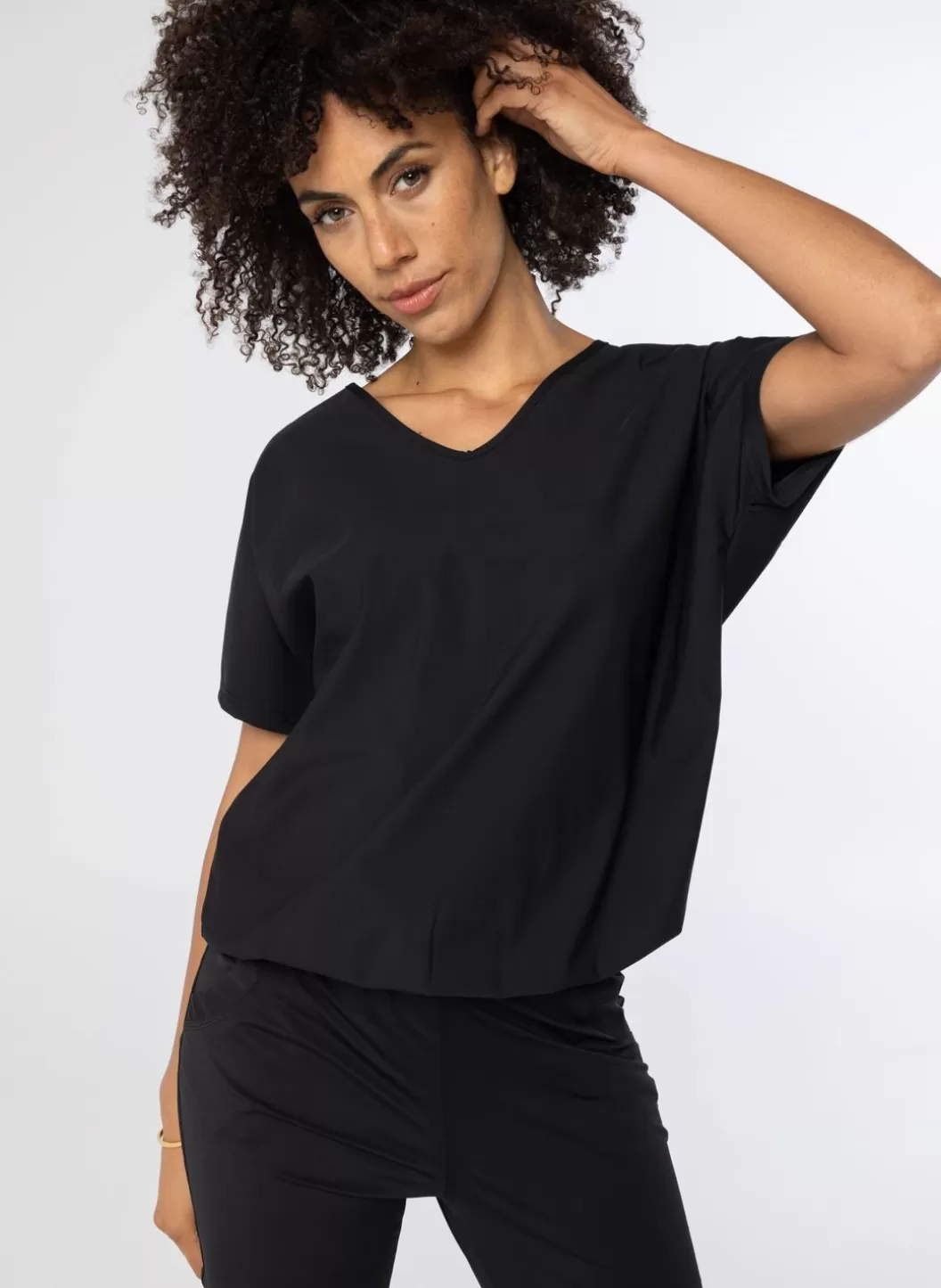 Shirts & Tops-Norah Shirt Van Travelstof Zwart